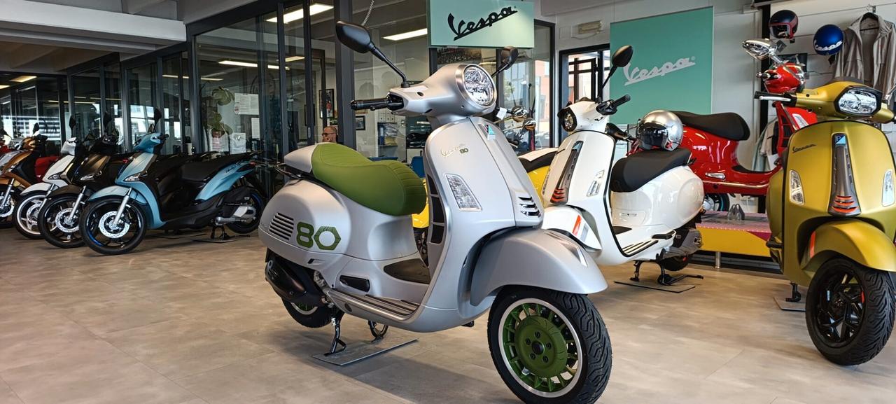Vespa 310 GTS hpe Edizione Ottantesimo 80 TH