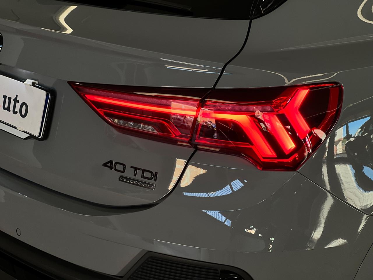 Audi Q3 SPB 40 TDI quattro S tronic Identity Black