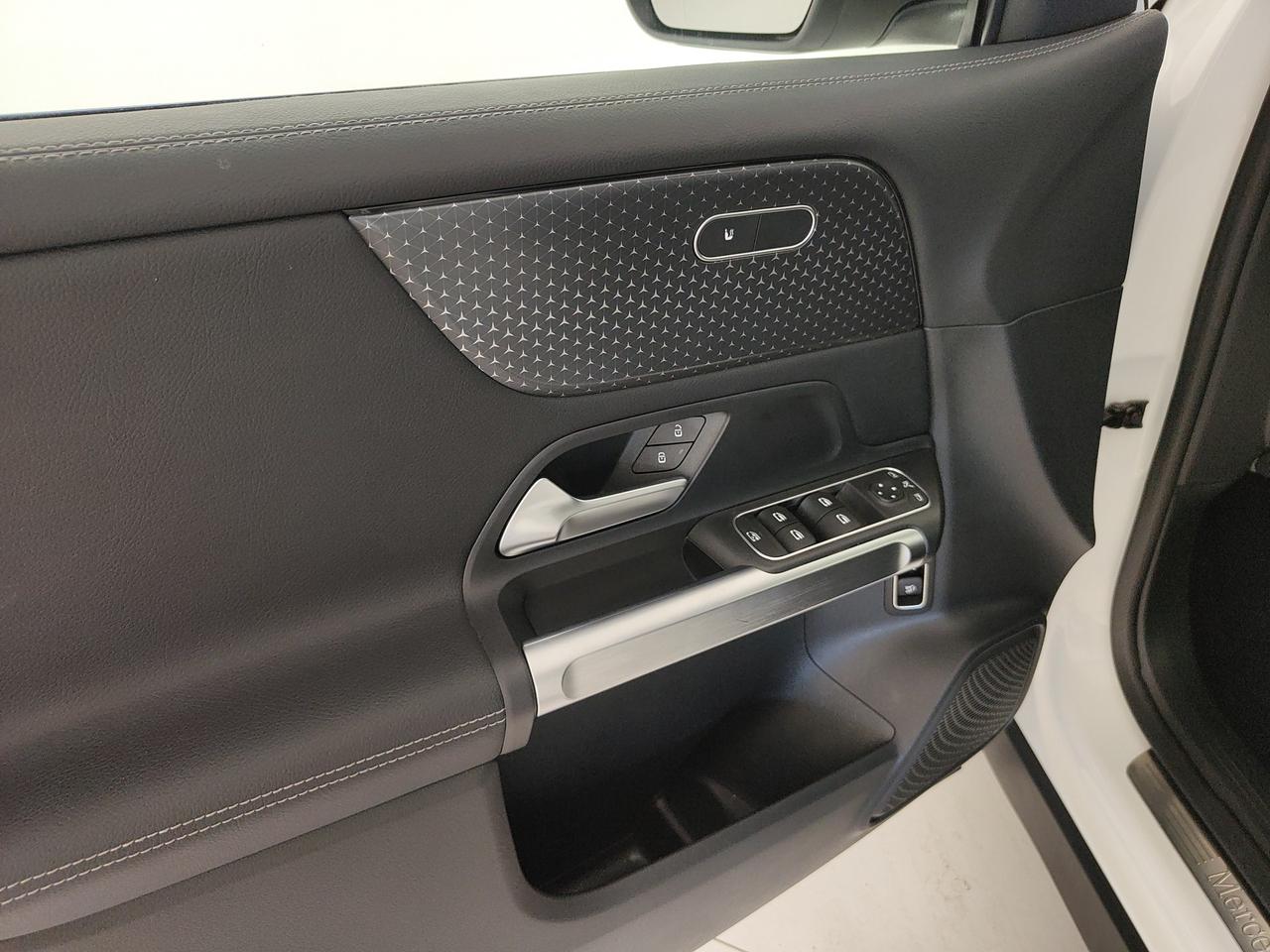 Mercedes-Benz GLB 180 d Progressive Advanced auto