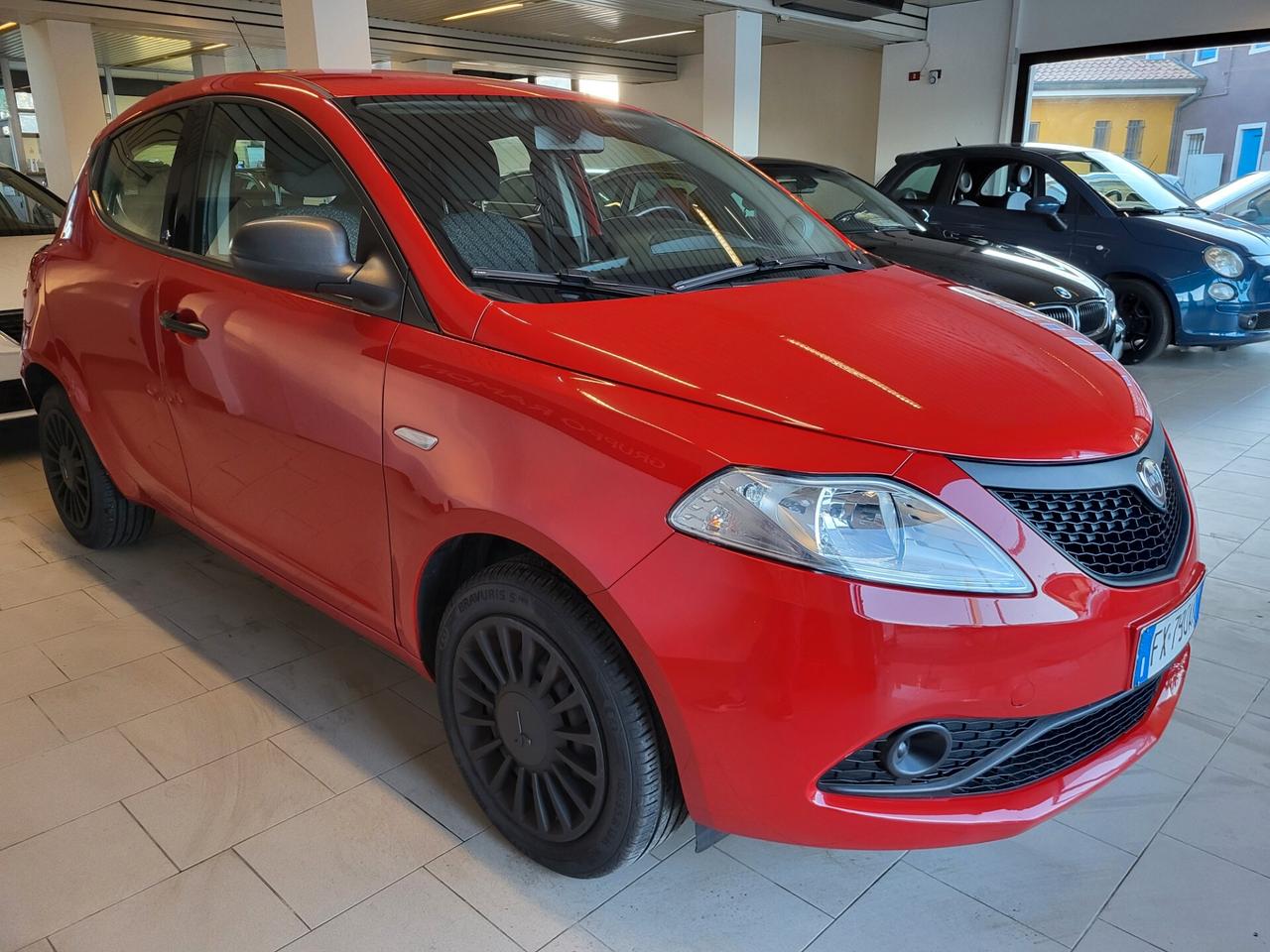 Lancia Ypsilon 1.2 69 CV 5 porte S&S Gold