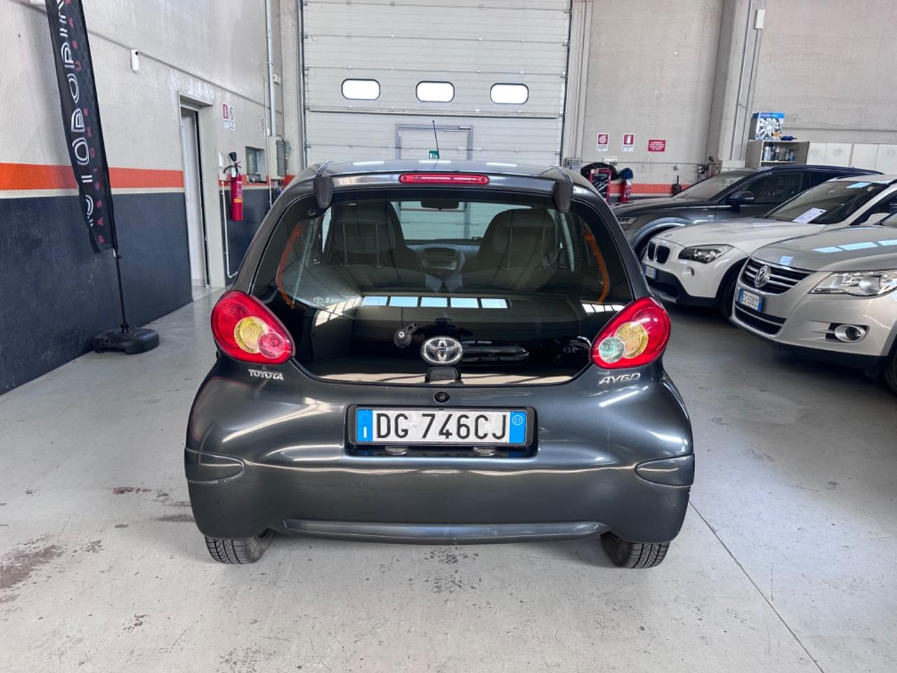 Toyota Aygo 1.0 12V VVT-i 5 porte Sol
