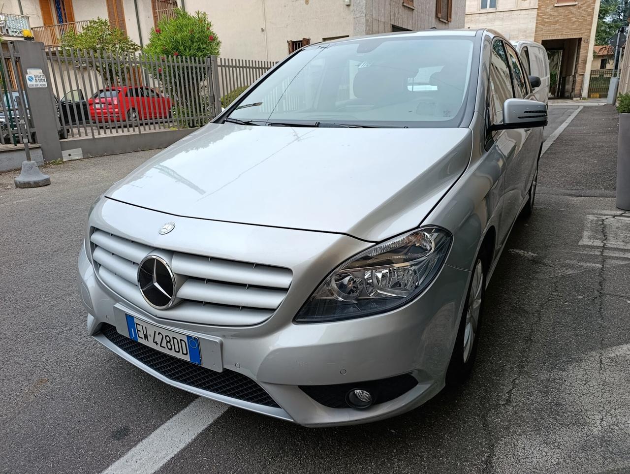 Mercedes-benz B 180 Executive Euro 6 Navi/Bluetooth/Led/Sensori