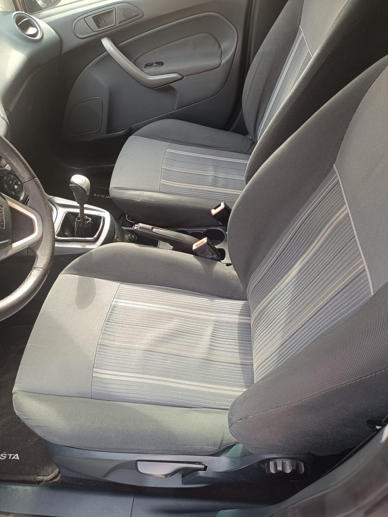 Ford Fiesta 1.4 5 porte Bz.- GPL Titanium
