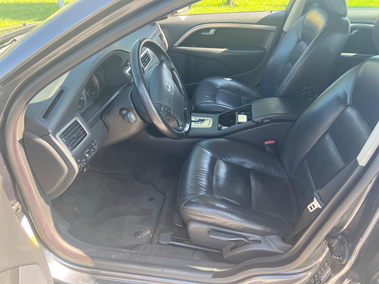 Volvo V70 2.4 D5 185CV UNICO PROPRIETARIO