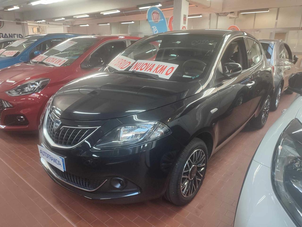 Lancia Ypsilon 1.0 FireFly 5 porte S&S Hybrid Platino