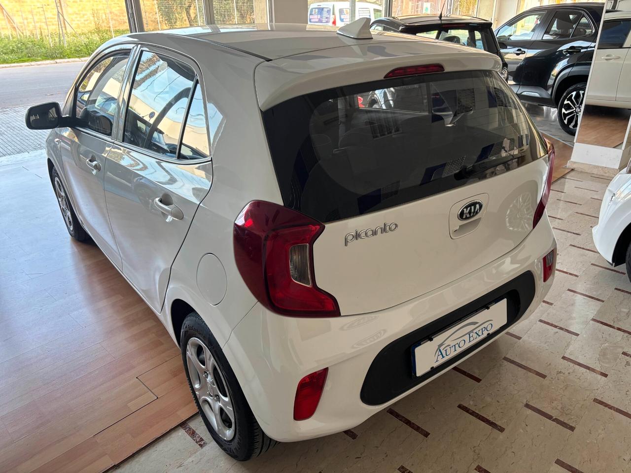 Kia Picanto 1.0 12V 5 porte Urban