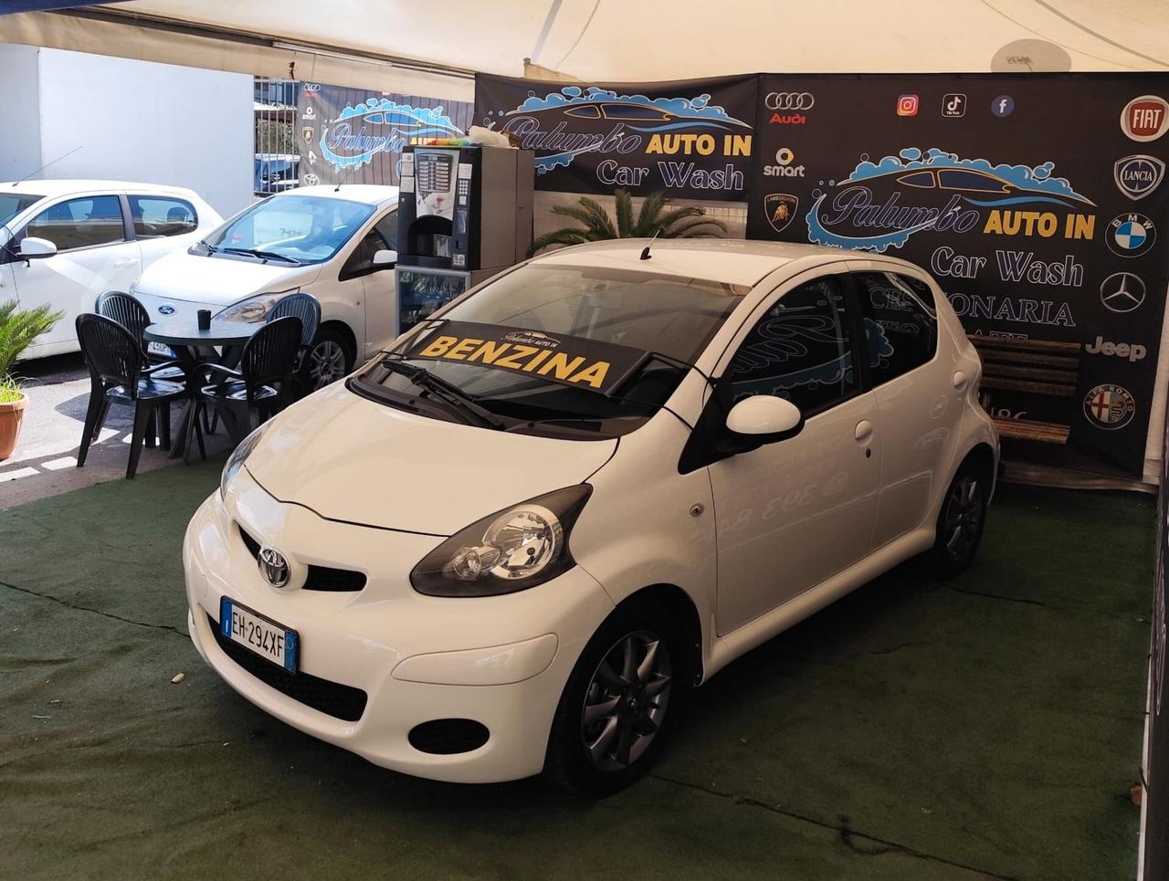 Toyota Aygo 1.0 12V VVT-i 5 porte Now Connect