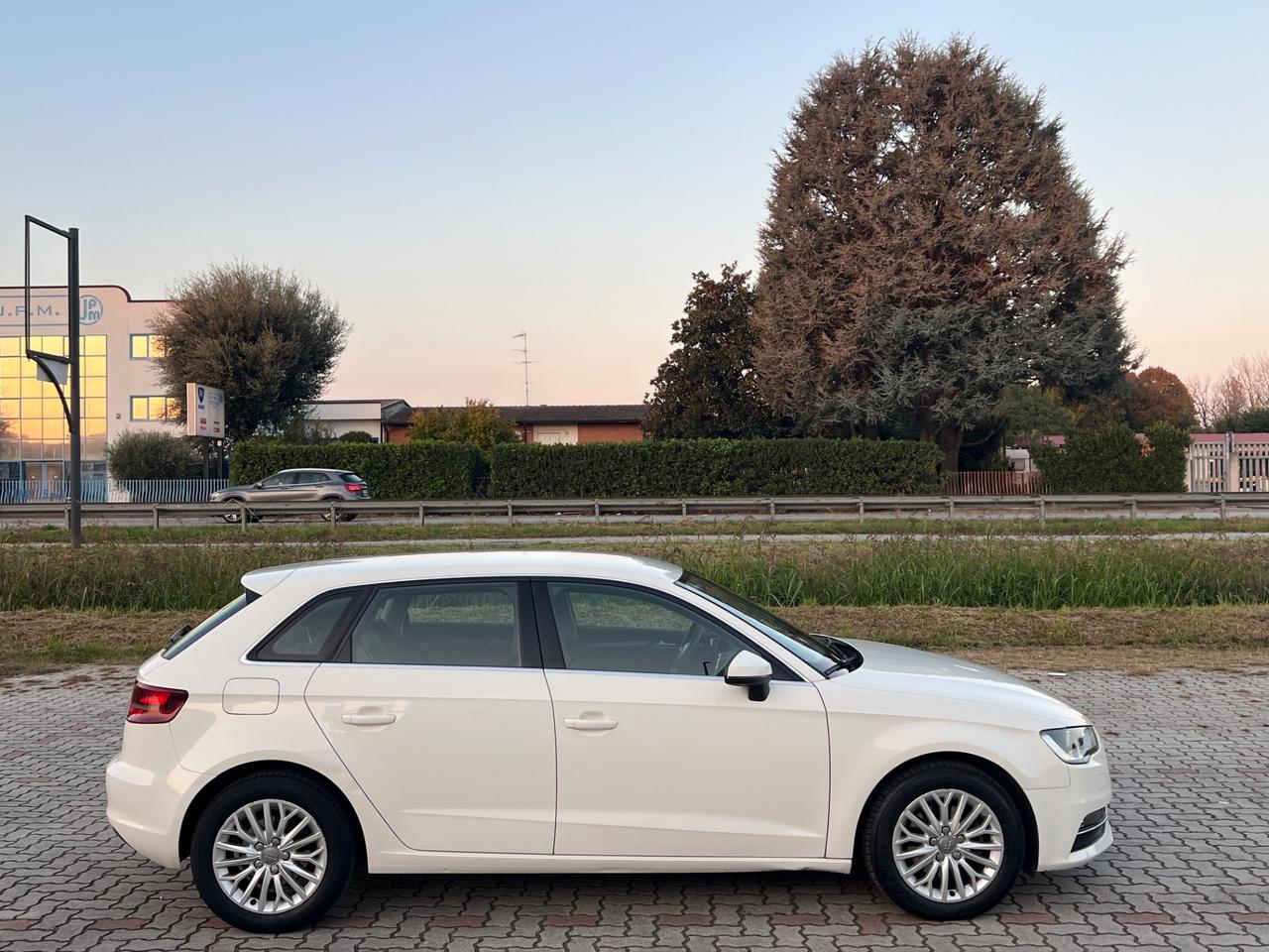 Audi A3 SPB 1.6 TDI Ambiente