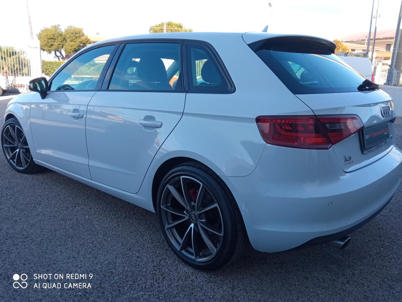 Audi A3 1.6 Tdi 105 CV Ambition allestimento SLine