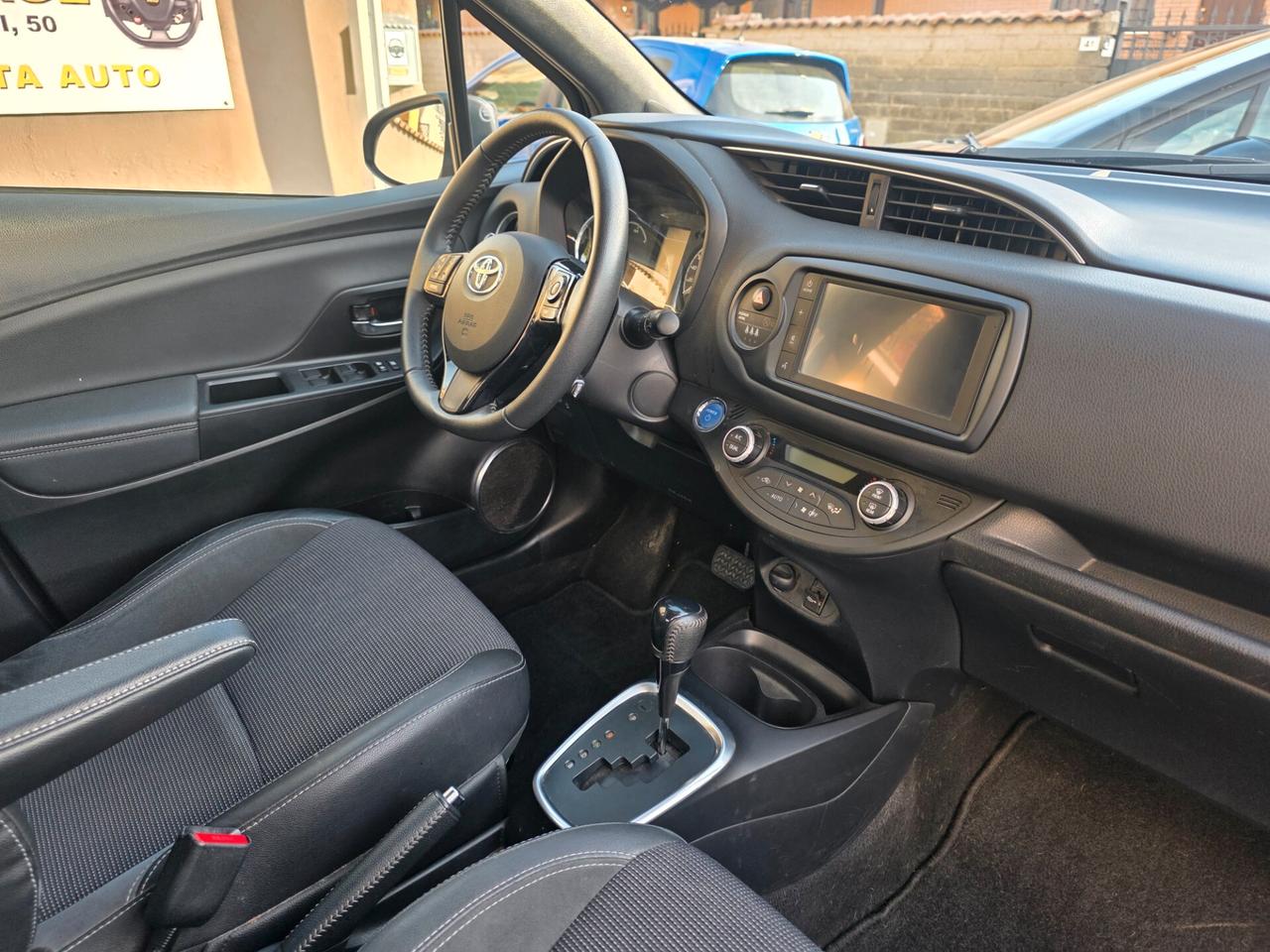 Toyota Yaris 1.5 Hybrid 5 porte Lounge Blue