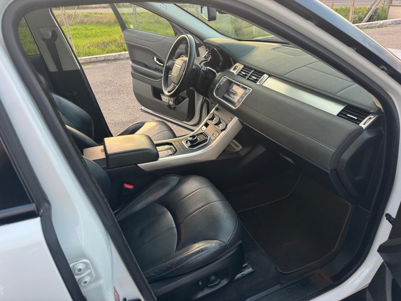 Land Rover Range Evoque 2.0 TD4 180 CV 5p. SE Dynamic