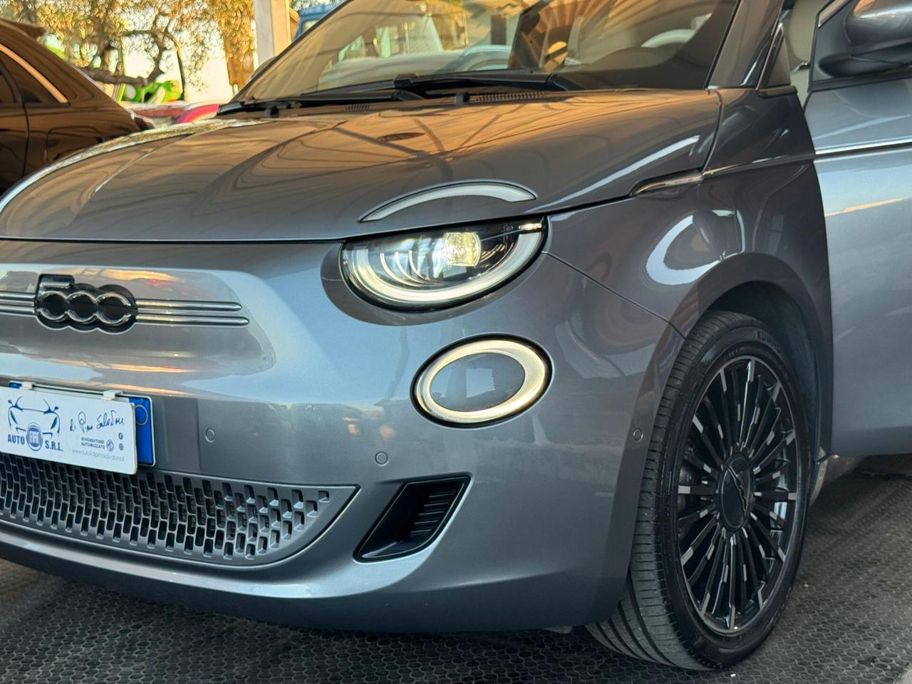 Fiat 500 500e Berlina 42 kWh La Prima