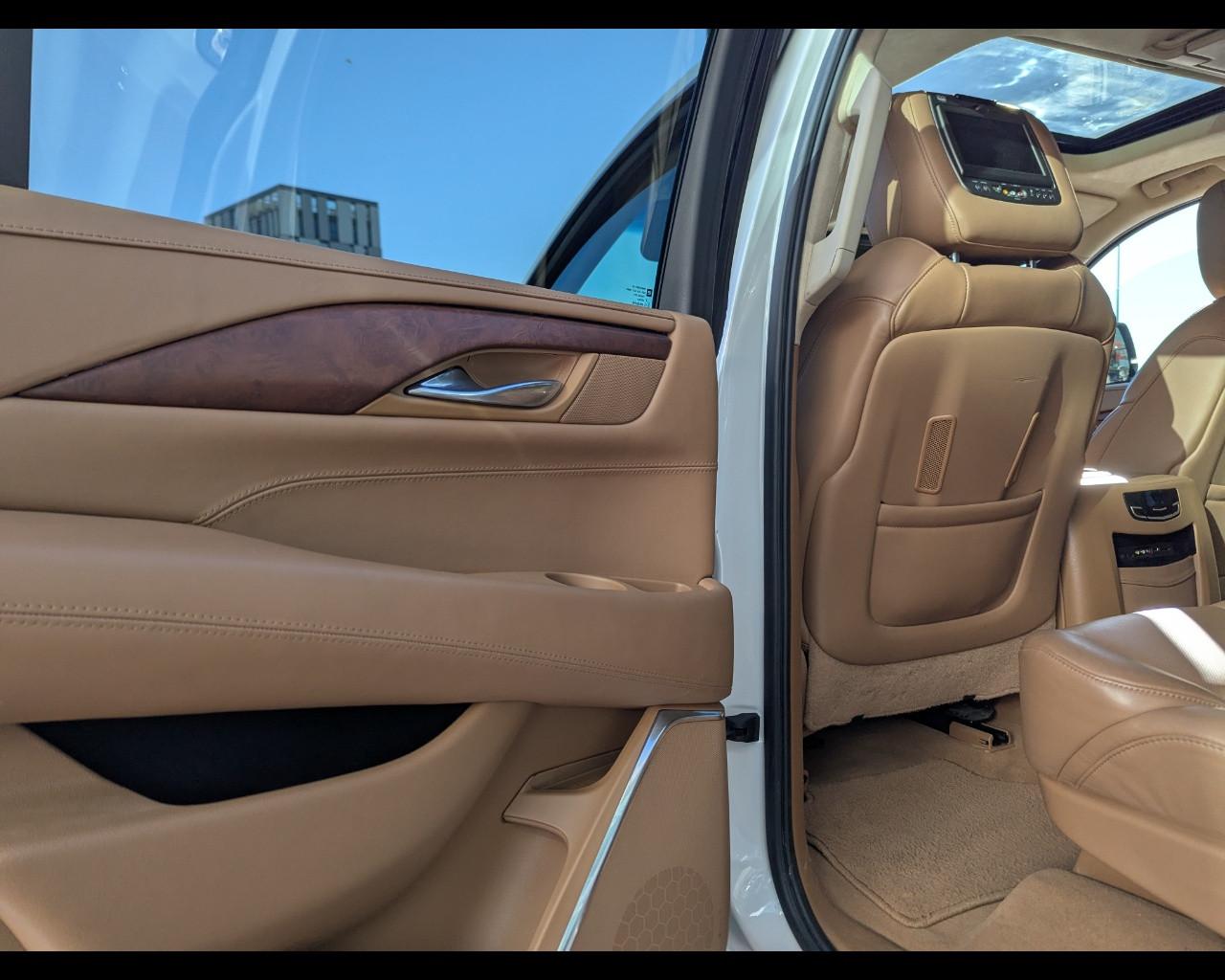 CADILLAC Escalade(2015-2019) - Escalade 6.2L V8 AT AWD Platinum