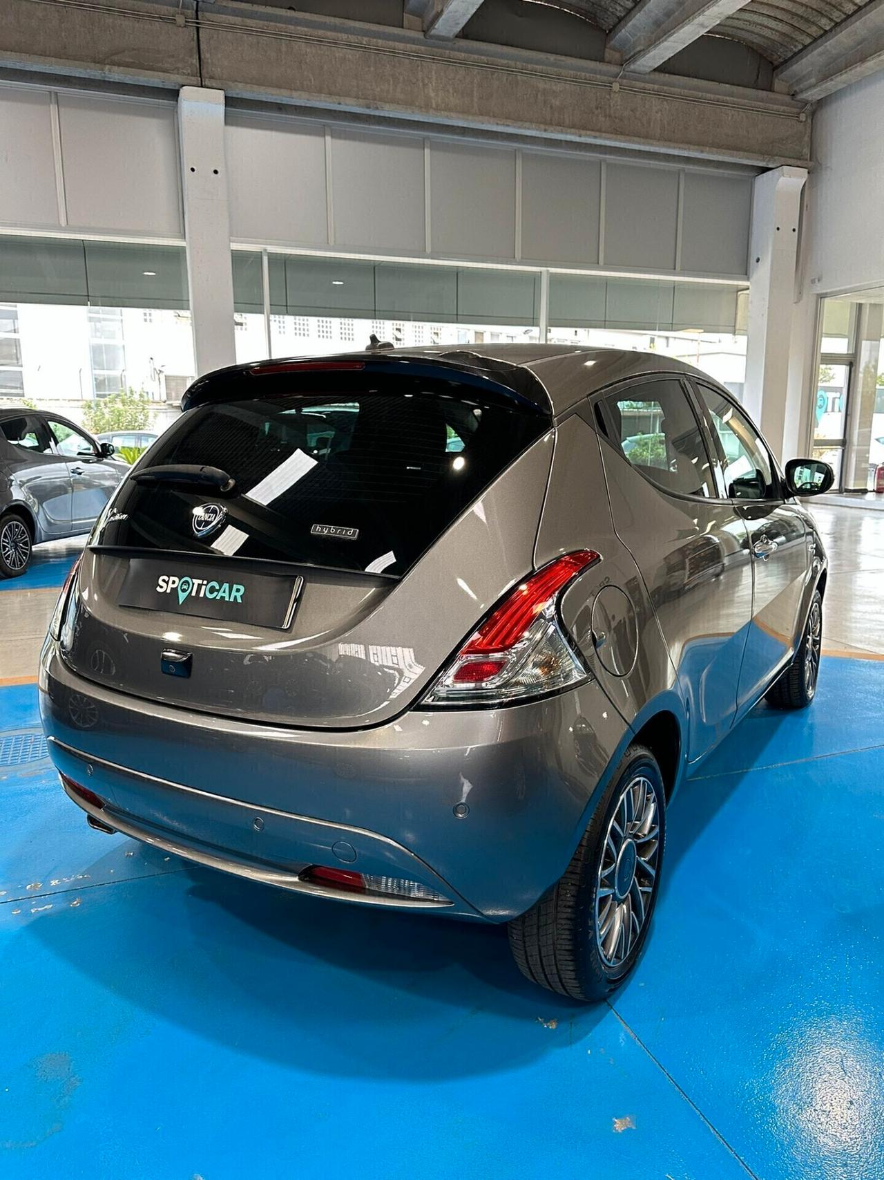 Lancia Ypsilon 2023 Gold plus con TELECAMERA