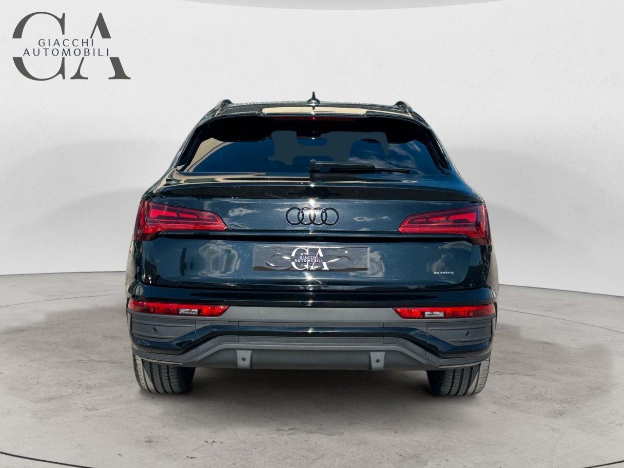 Audi Q5 Sportback SPORTBACK. 40 2.0 tdi mhev 12V Identity Black quattro s-tronic