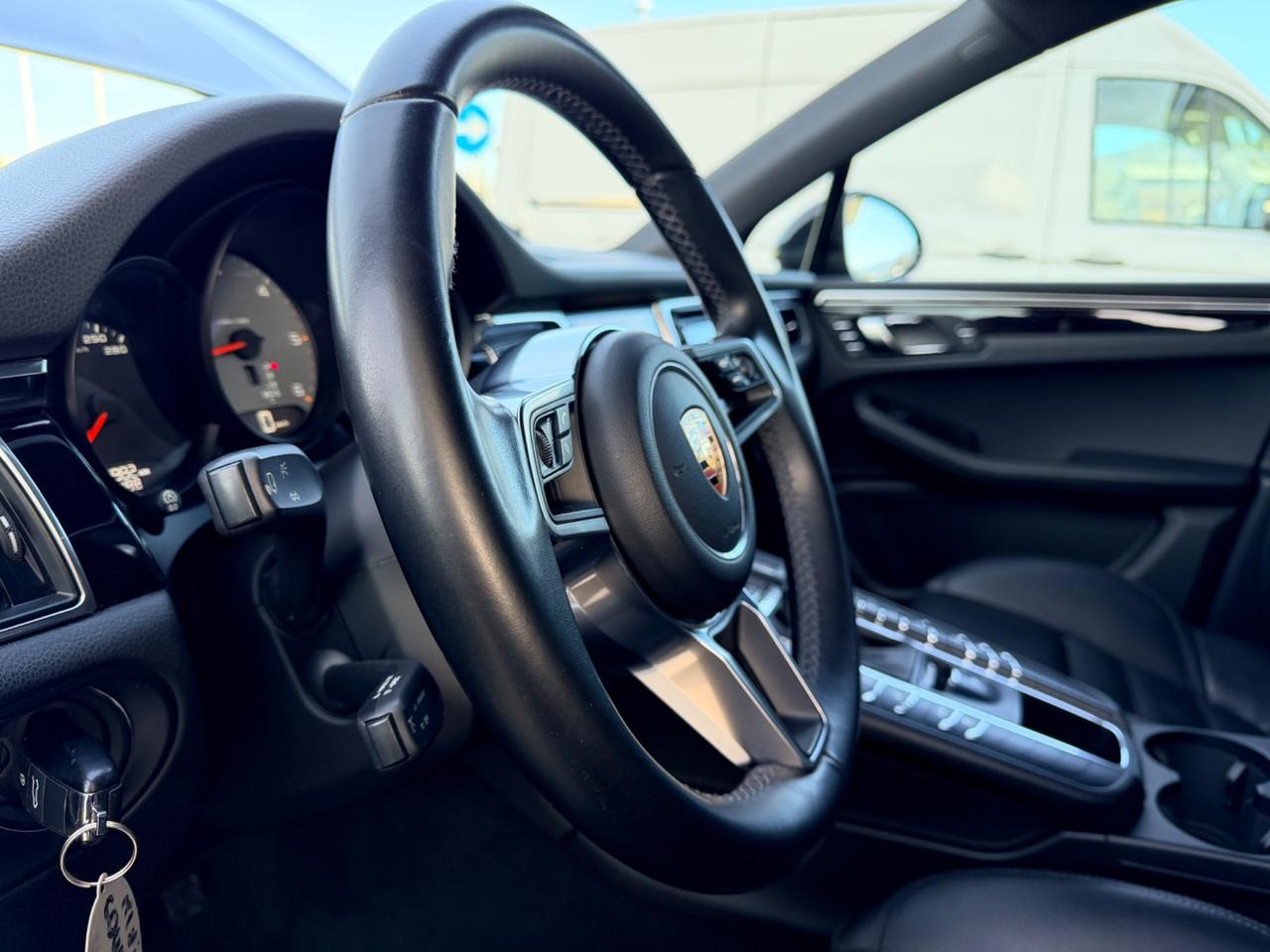 Porsche Macan 3.0 S Diesel black edition in garanzia