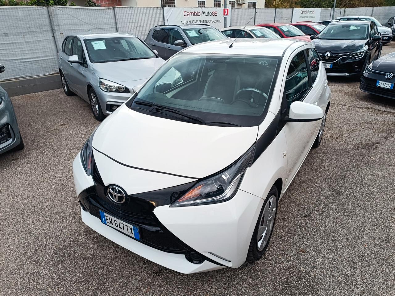 Toyota Aygo 1.0 VVT-i 69 CV 5 porte x-cool