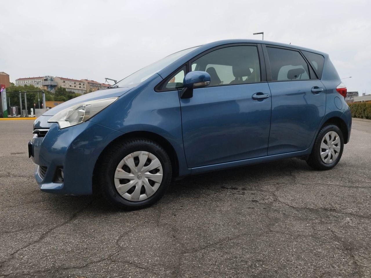 Toyota Verso-S 1.3 MT benzina