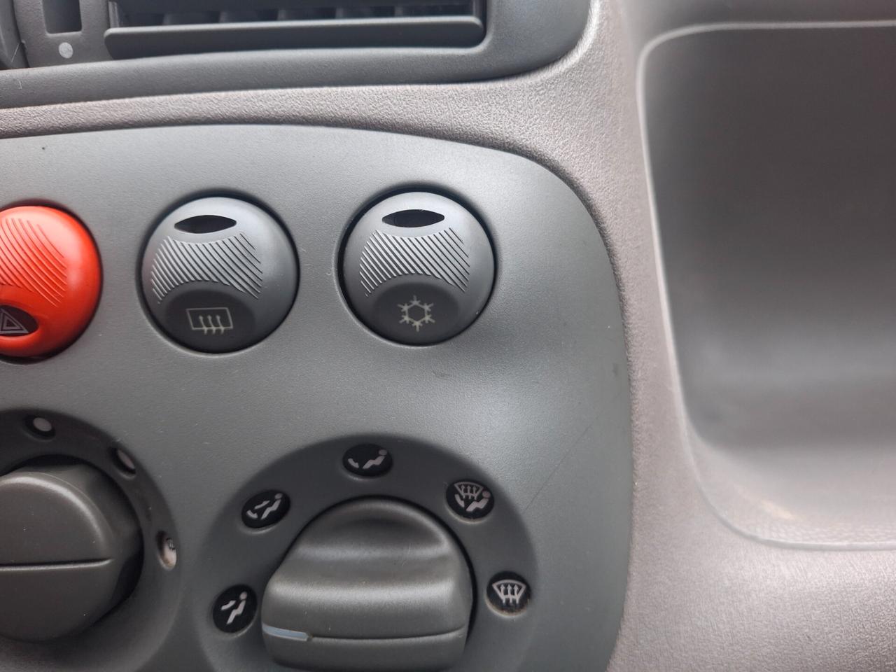 Fiat 600 1.1 Class idroguida e aria condizionata neopatentati