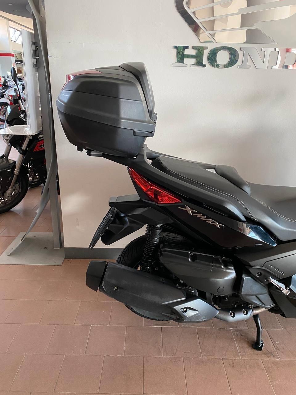 Yamaha X-Max 400