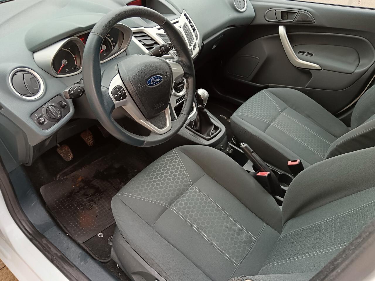 Ford Fiesta 1.4 5 porte Bz.- GPL Titanium