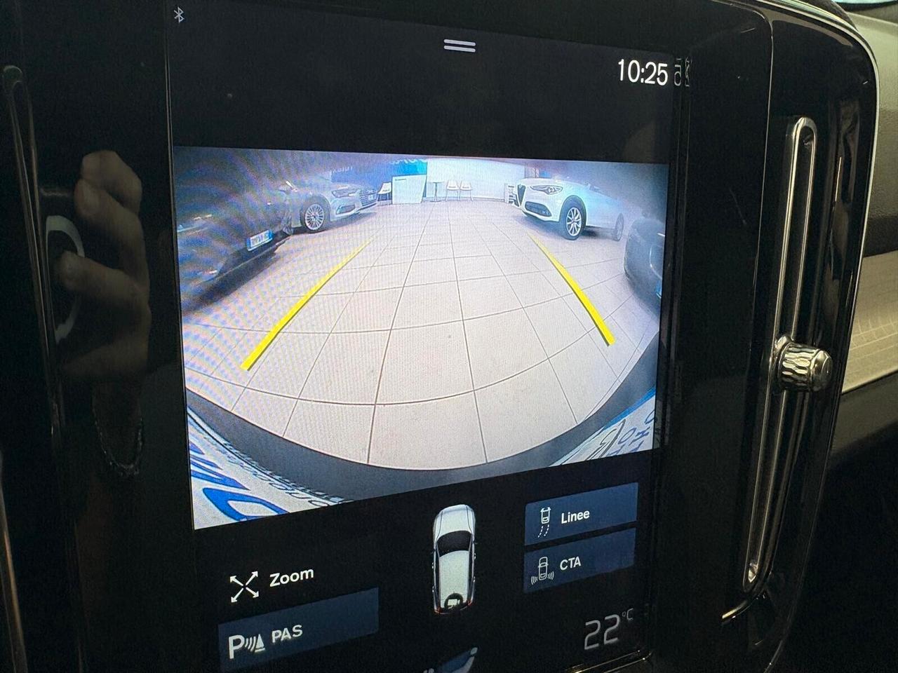 Volvo XC40 MOMENTUM PRO D3 Geartronic UNICO PR.