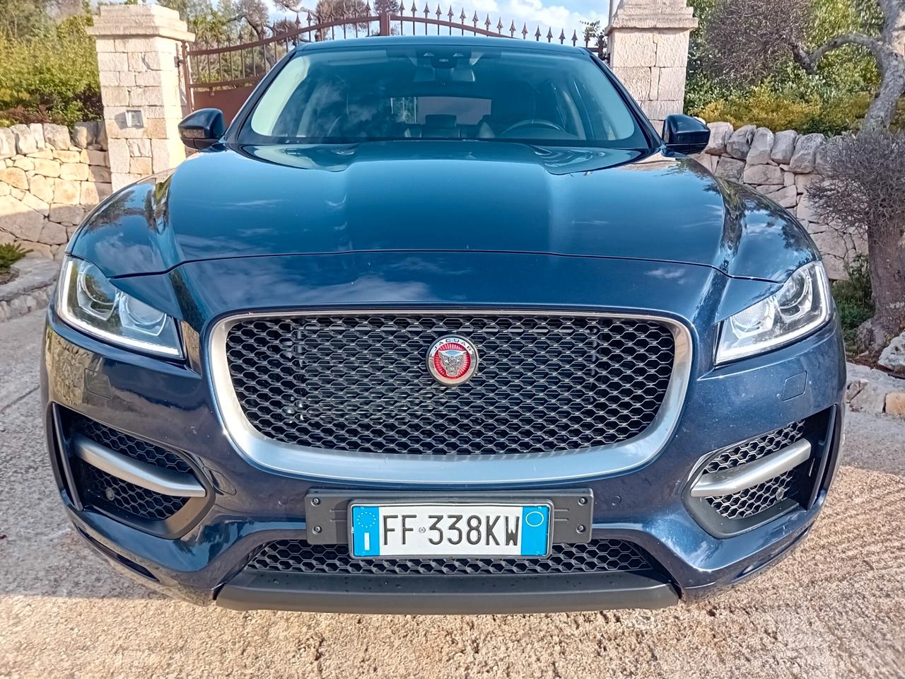 Jaguar F-Pace 2.0 D 180 CV AWD aut. R-Sport