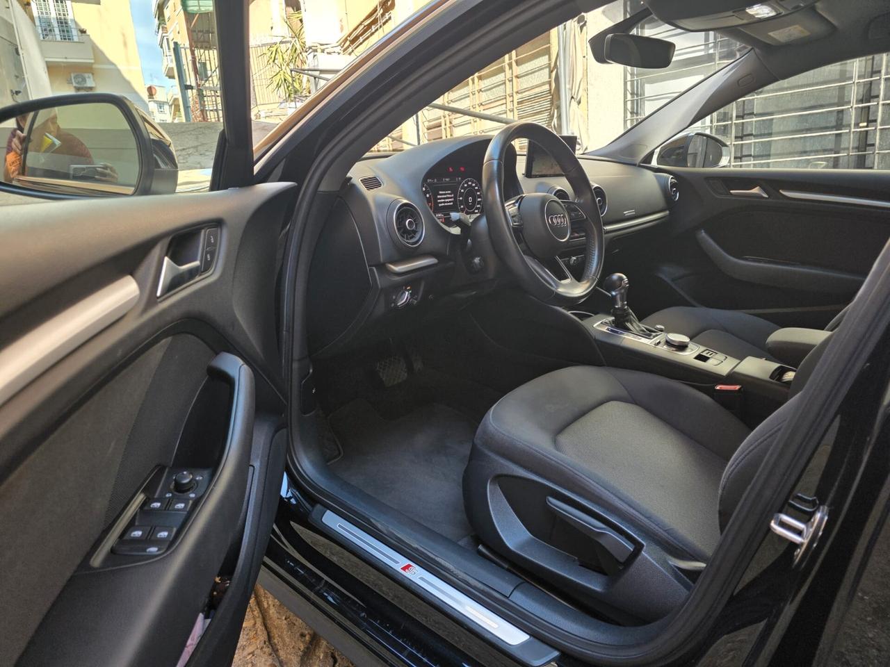 Audi A3 35 TFSI S tronic- allestimento S line esterno