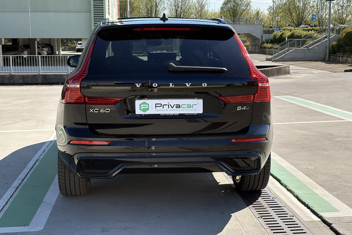 VOLVO XC60 B4 (d) AWD automatico Plus Dark N1