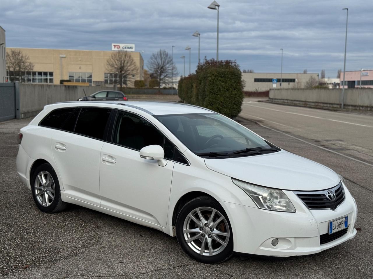 Toyota Avensis 2.0 D-4D 126cv Solo per Export