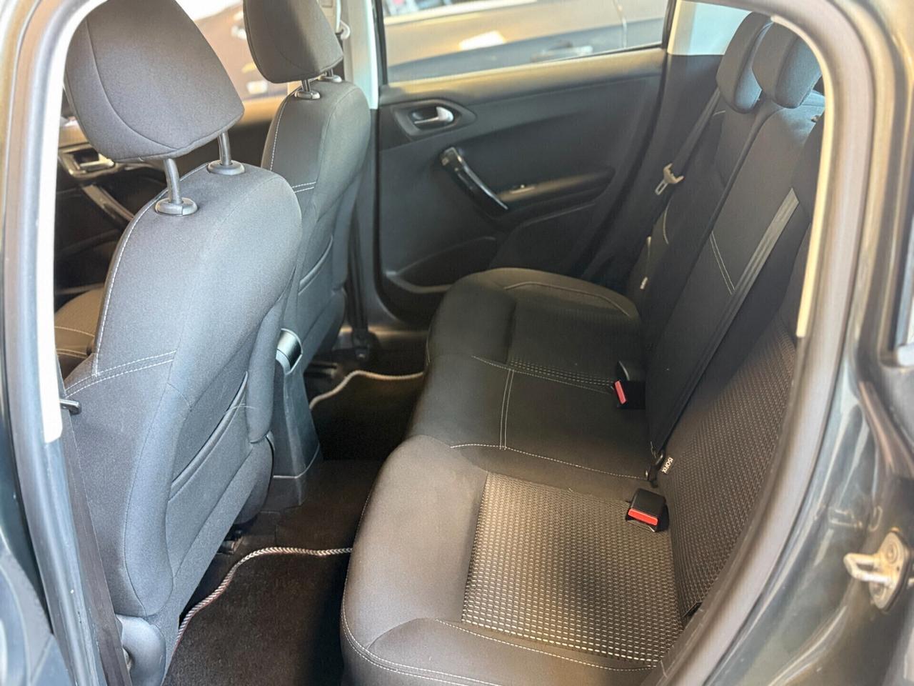 Peugeot 208 BlueHDi 75 5 porte Allure
