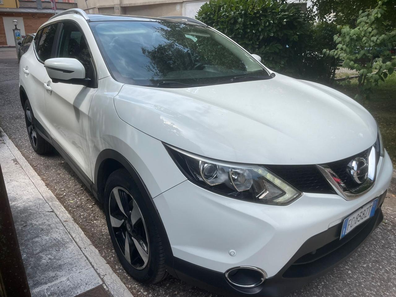 NISSAN QASHQAI 4WD 1.6 DCI TEKNA - GANCIO TRAINO