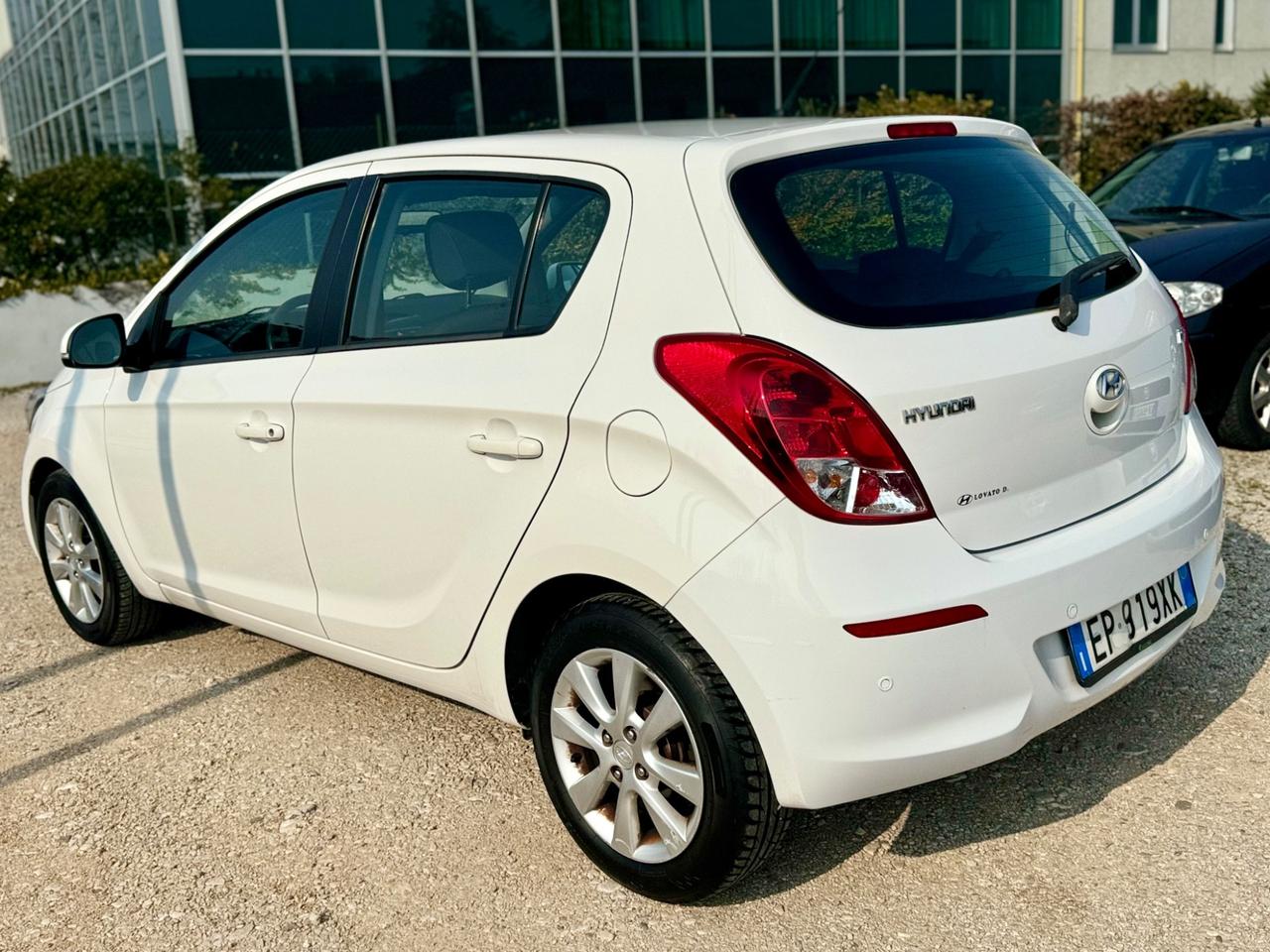 Hyundai i20 1.2 Benzina 85cv Neopatentati - 2013