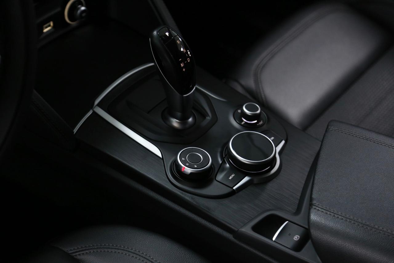 Alfa Romeo Stelvio 2.2 Turbodiesel 210 cv AT8 Q4 Super