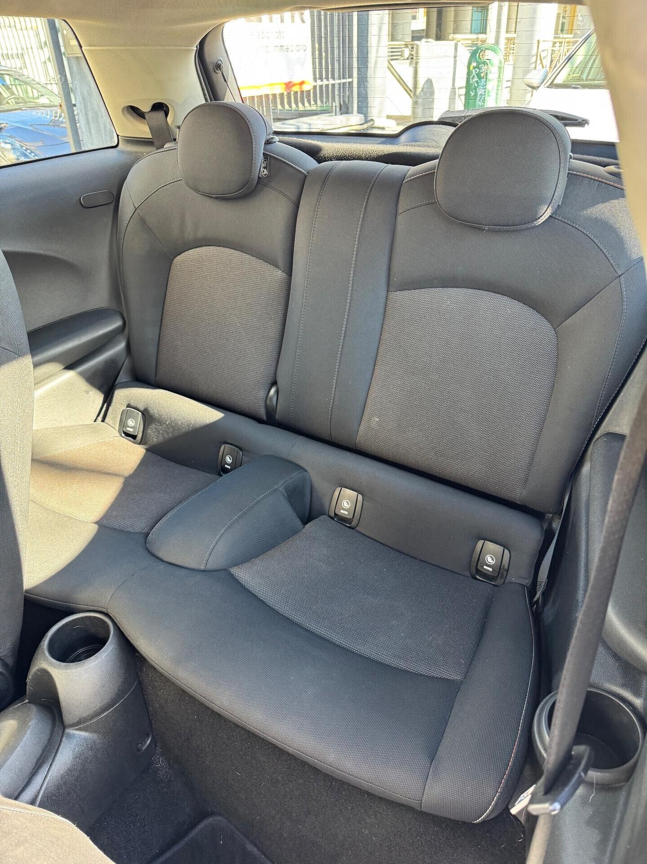 Mini One First 1.2 75 cv neopatentati