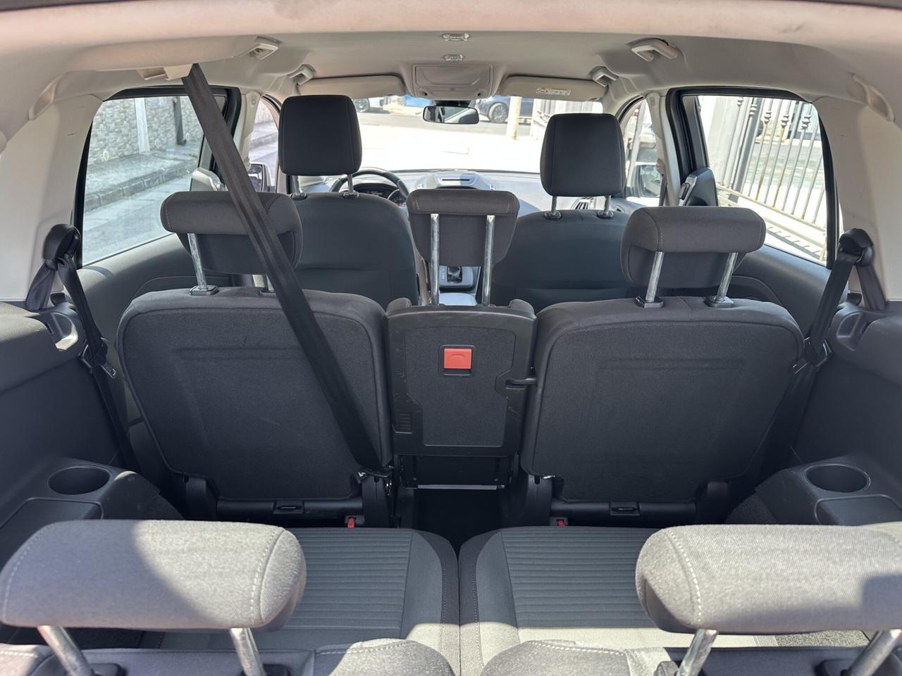 Ford C-Max7 1.5 TDCi 120CV Titanium 7 Posti