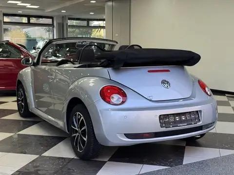 Volkswagen New Beetle 2.0 Cabrio aut.