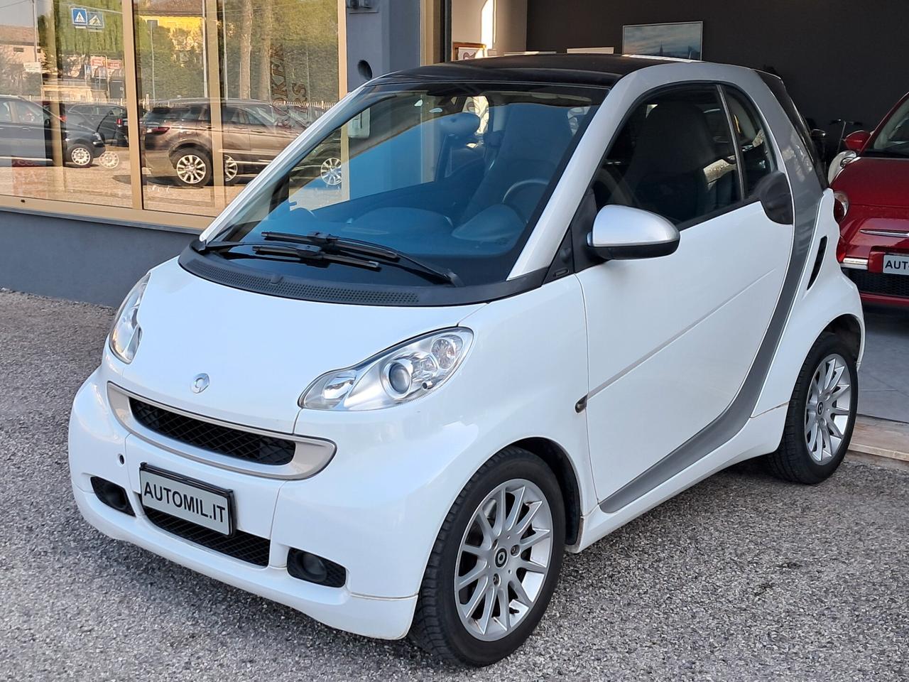 Smart ForTwo 1000 52 kW MHD coupé passion