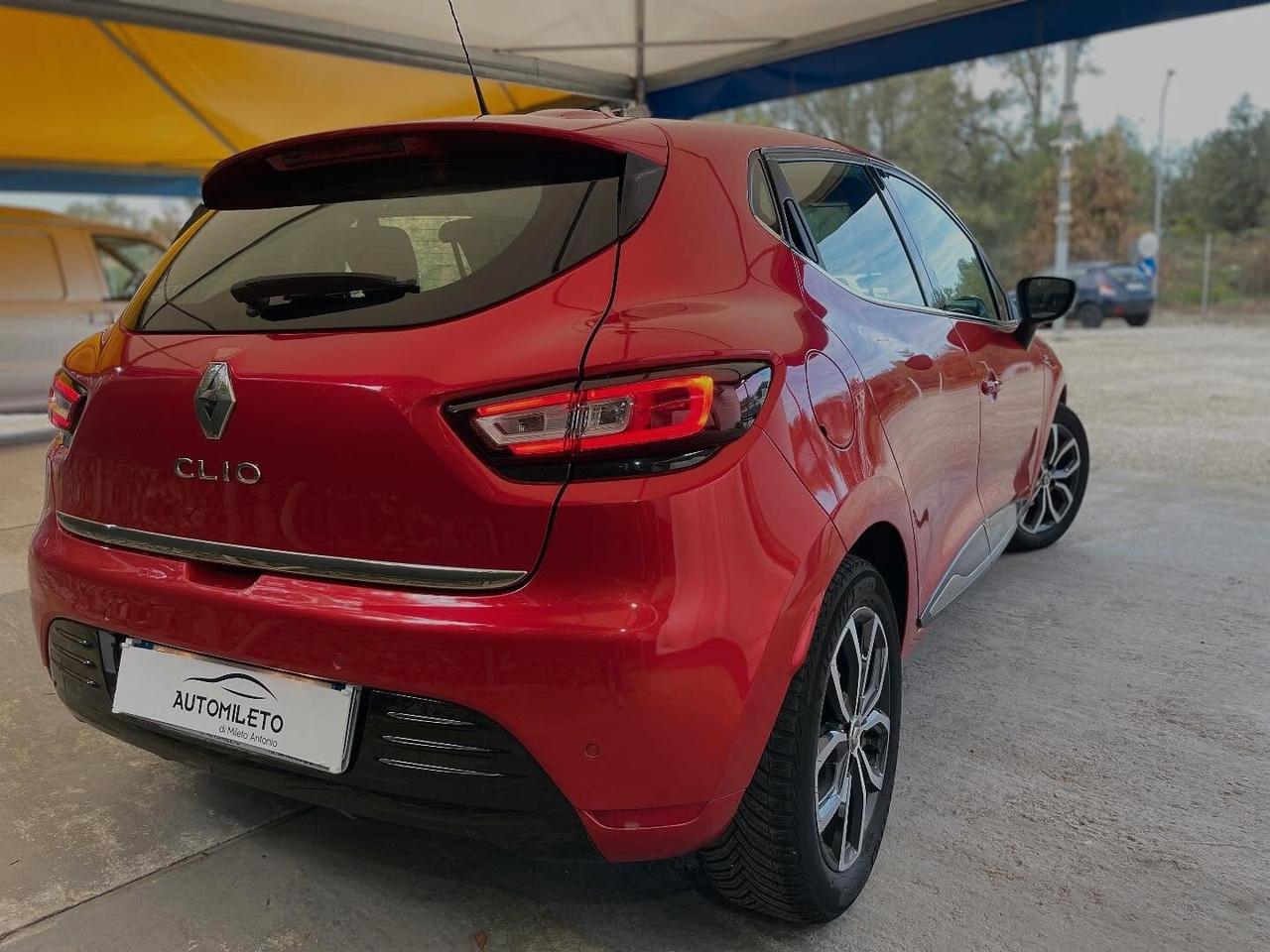 Renault Clio TCe 12V 75 CV 5 porte Moschino Zen
