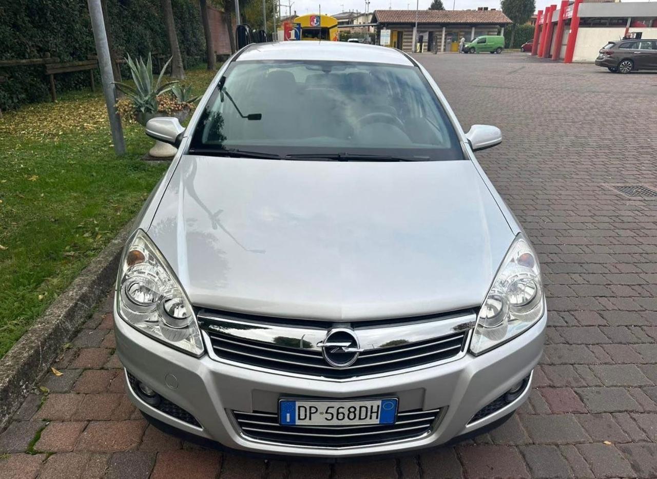 Opel Astra 1.7 CDTI 101CV 5 porte Cosmo