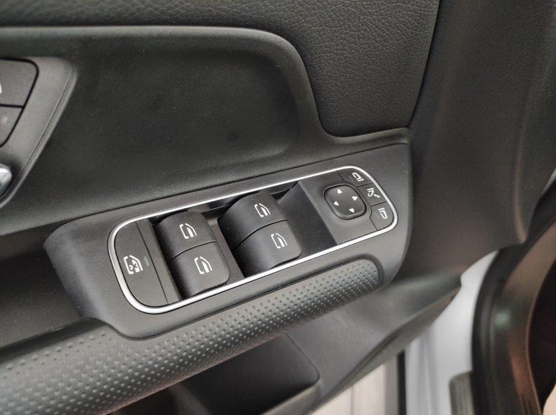 Mercedes-Benz GLA (H247) - GLA 200 Automatic Business