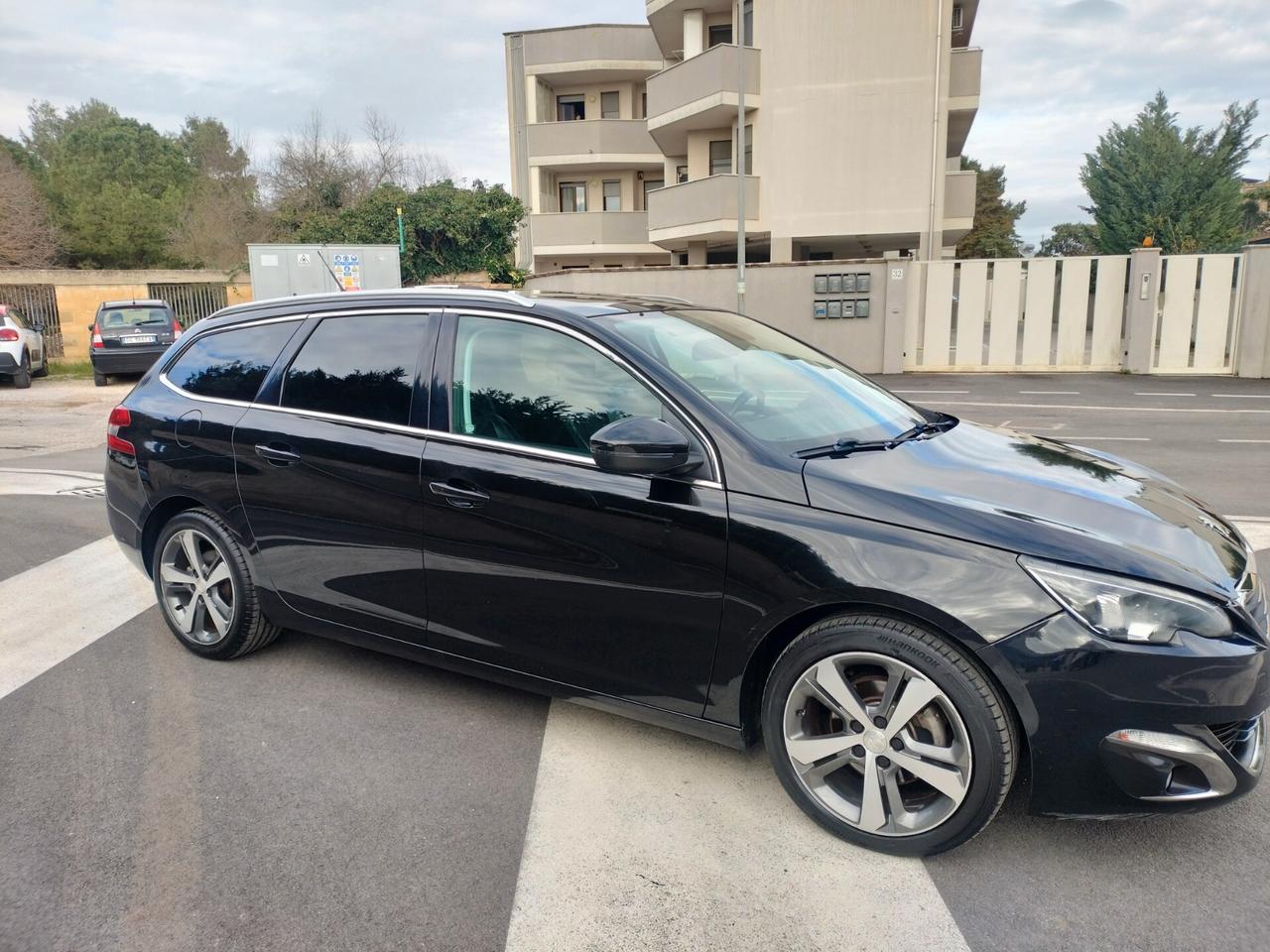 Peugeot 308 BlueHDi 120 S&S EAT6 SW GT Line