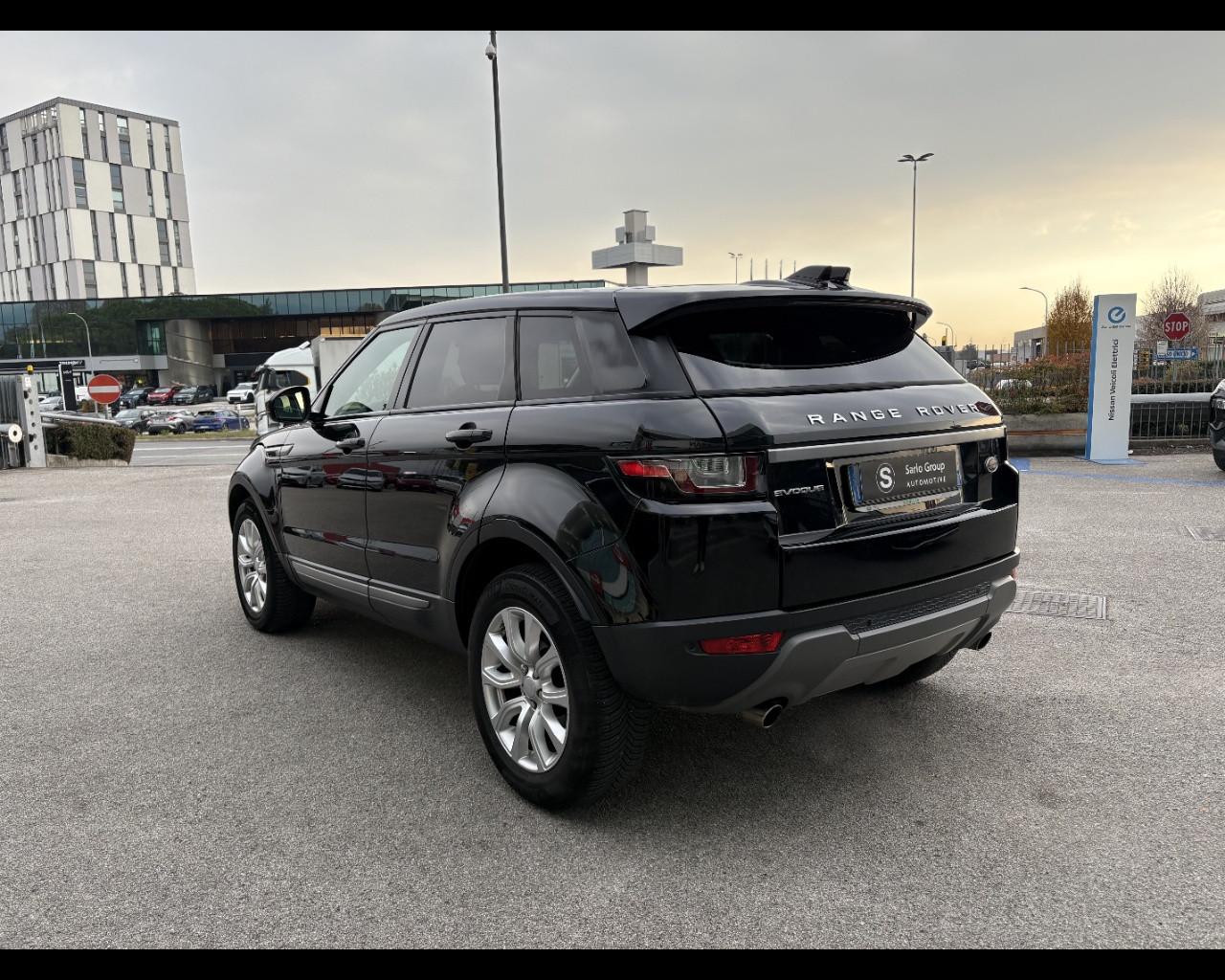 LAND ROVER Range Rover Evoque 2.0 D150 SE Auto