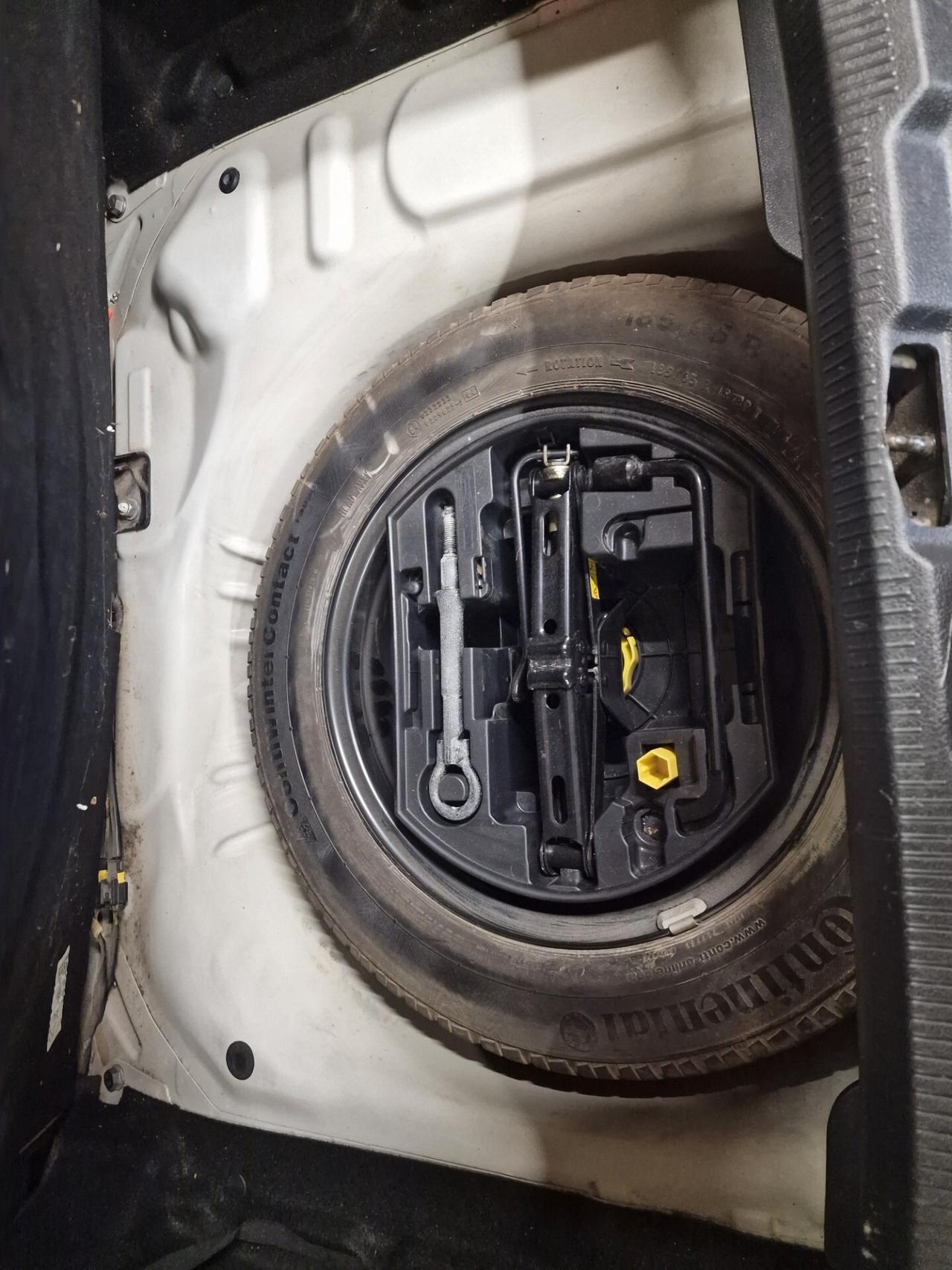 Peugeot 207 1.4 HDi 70CV 5p, 151 mila chilometri ok neopatentati