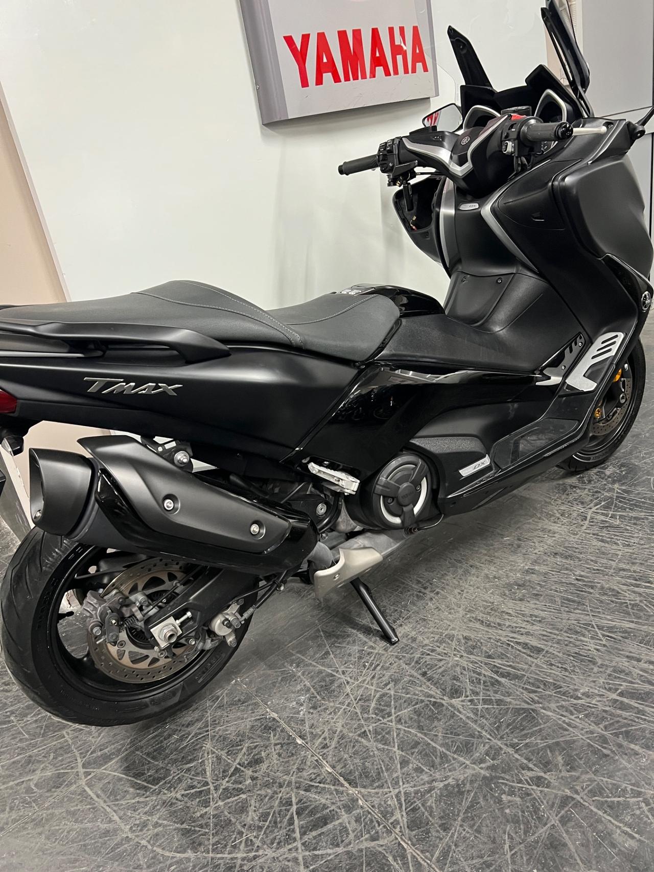 Yamaha TMAX DX