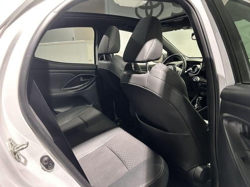 Toyota Yaris 1.5 Hybrid Lounge AREA C FREE