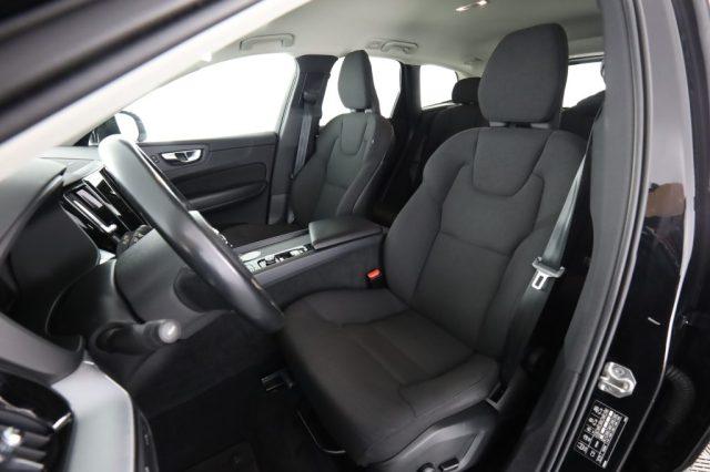 VOLVO XC60 XC60 B4 (d) automatico Momentum