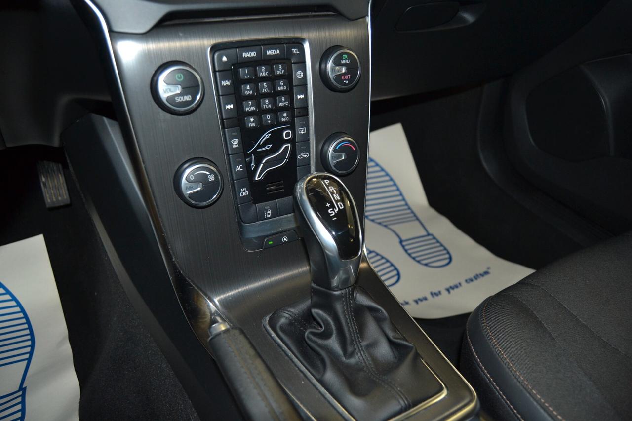 Volvo V40 Cross Country D2 1.6 Powershift Momentum