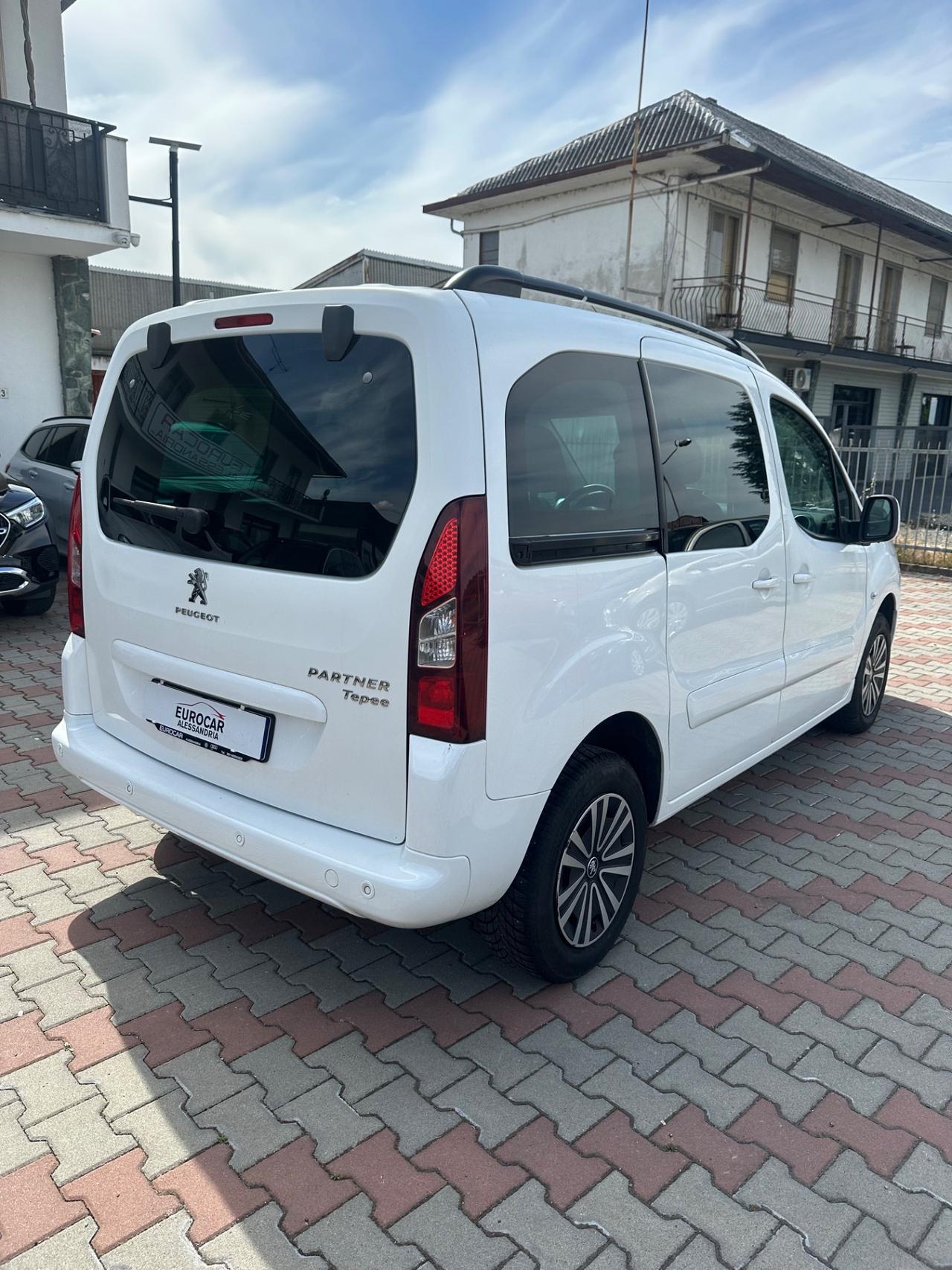Peugeot Partner Tepee BlueHDi 120 S&S Outdoor