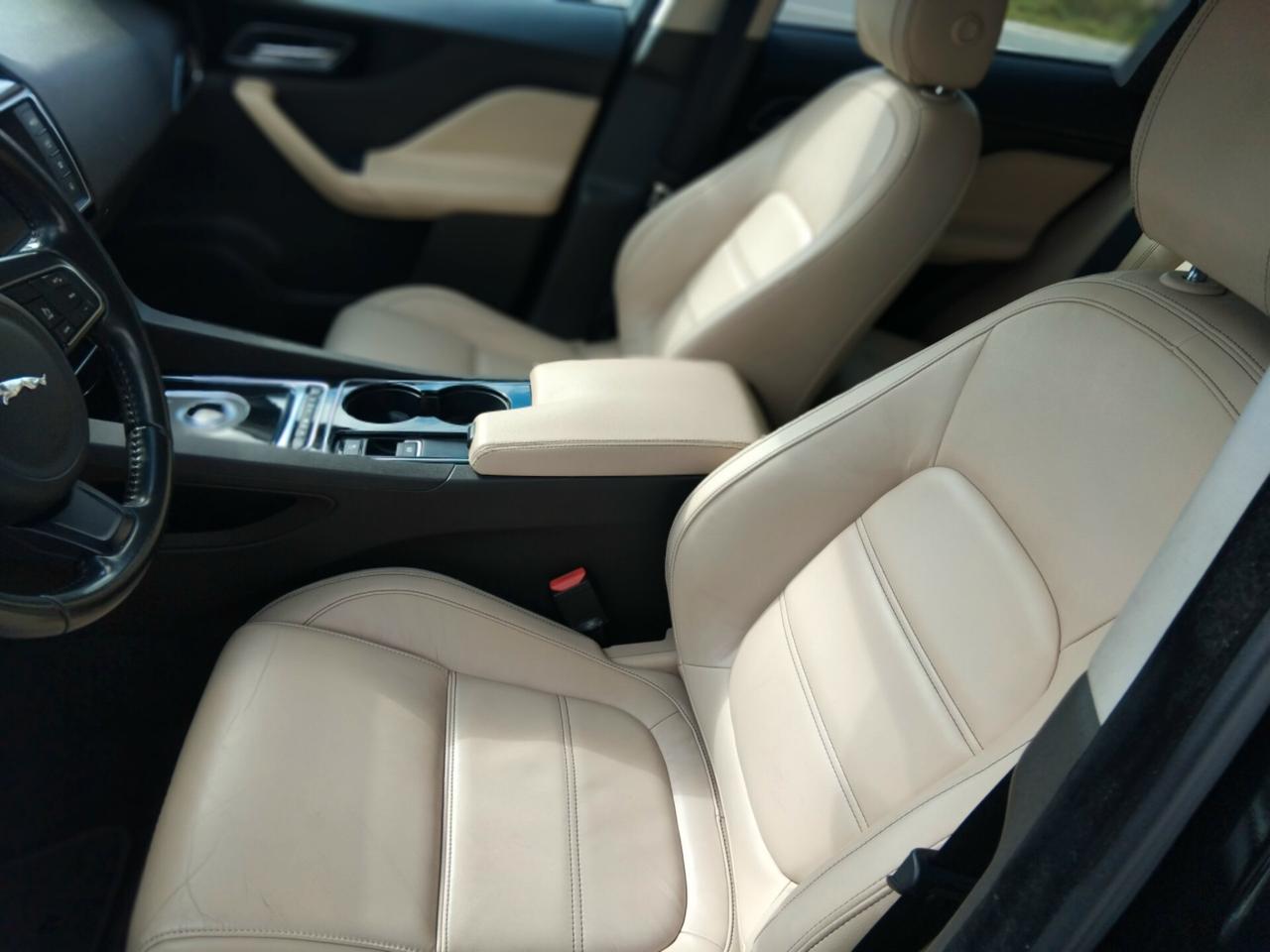 Jaguar F-Pace 2.0 D 180 CV Portfolio